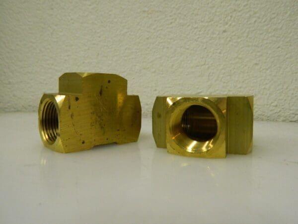 Eaton Brass Female Tee 3/4 Female Thread QTY 2 3700X12