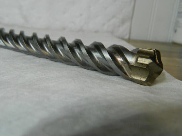 DeWALT 3/4" Diam Spline Shank Carbide-Tipped Rotary & Hammer Drill Bit DW5748