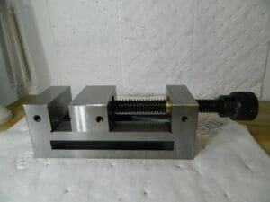 Interstate Toolmaker's Vise 3-7/8" W 4-3/4" Opening Cap. 1-9/16" H 428-9040