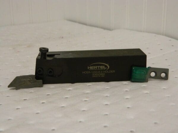 Hertel HCE RH Cut Index Cutoff Toolholder W/ Blade/Clamp 0.8 Max 6" OAL 93650992