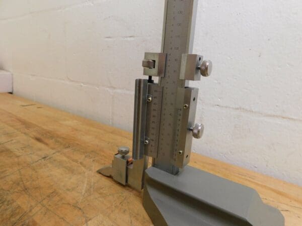 Vernier Height Gage 0 to 12" Measurement 0.001" Graduation 622-8512