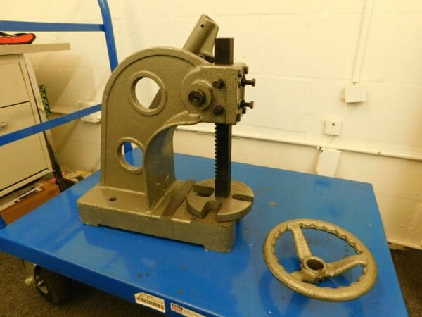 Interstate 2 Ton Manual Arbor Press 1-1/4" Ram INCOMPLETE