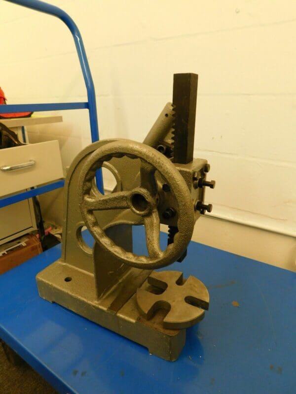 Interstate 2 Ton Manual Arbor Press 1-1/4" Ram INCOMPLETE