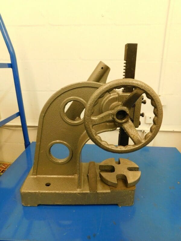 Interstate 2 Ton Manual Arbor Press 1-1/4" Ram INCOMPLETE