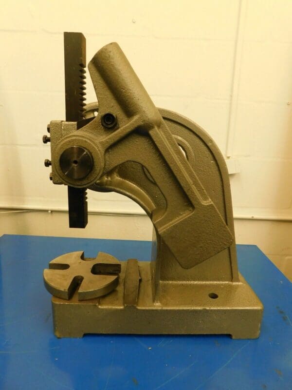 Interstate 2 Ton Manual Arbor Press 1-1/4" Ram INCOMPLETE