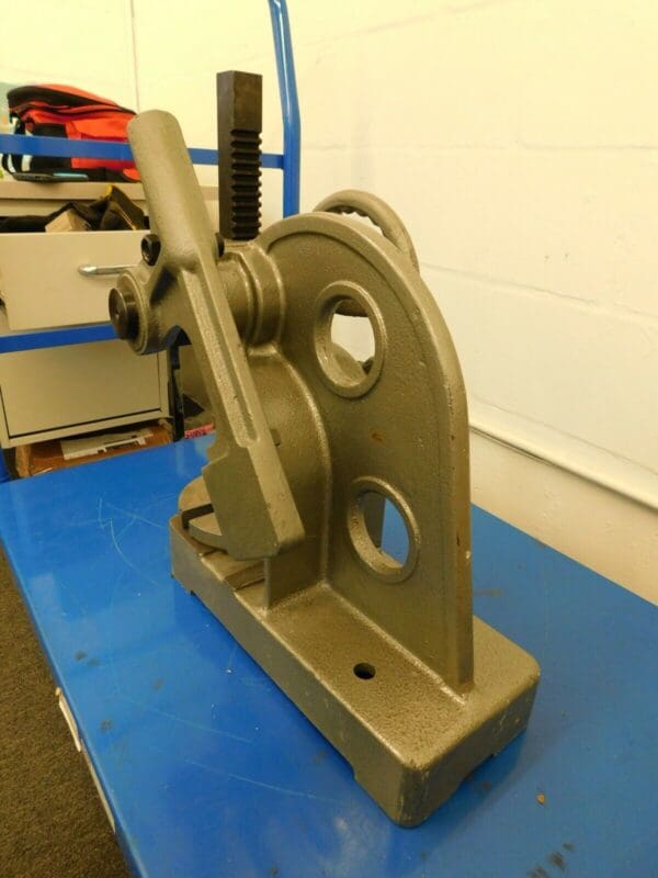 Interstate 2 Ton Manual Arbor Press 1-1/4" Ram INCOMPLETE