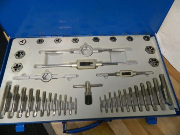 Interstate Tap and Die Set 1/8-44-3/4-16 Tap 1/8-44-3/4-16 Die UNF 03959160