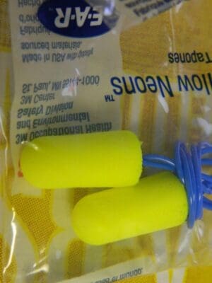 3M Pack Disposable, Corded, 33 dB Earplugs QTY 200. 7000002306