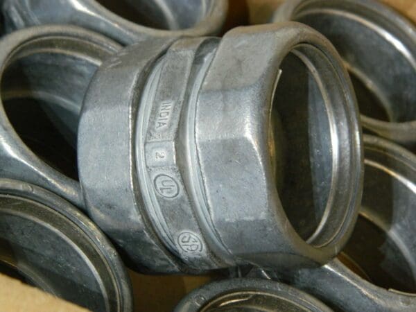 Thomas & Betts 2" Trade EMT Conduit Coupling Qty 10 TK216SC