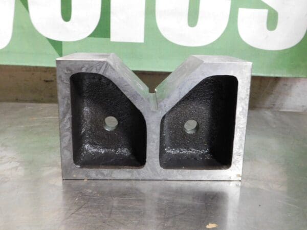 Groz Single Cast Iron V-Block 5″ Max Cap 90° Angle VB/C/10