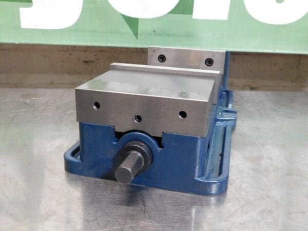 Gibraltar 7-1/2″ Opening 6″ Manual Horizontal Stationary Machine Vise 428-72682