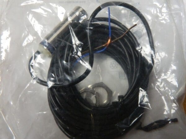 TELEMECANIQUE NPN, PNP, 8mm Detection, Cylinder, Inductive Proximity Sensor