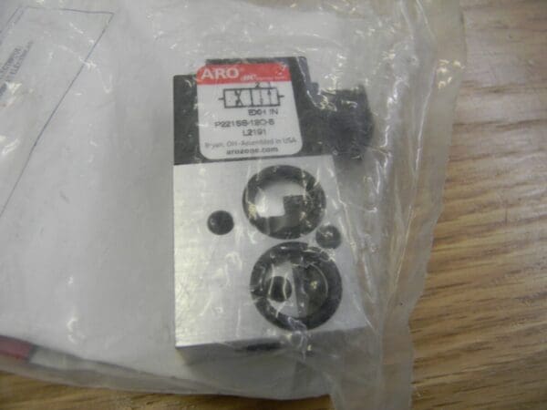 ARO 1/8″, 4-Way Body Ported Stacking Solenoid Valve W/Speed Control P211SC-012-D