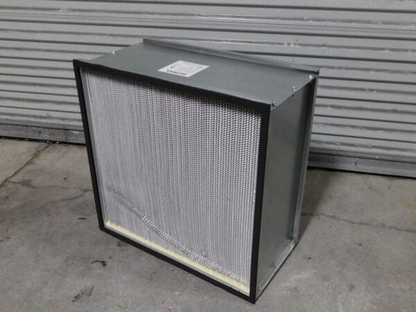 Koch HEPA Air Filter 99.97% Efficiency 24″ H x 24″ W 11-1/2″ D H66A2X1 DAMAGE