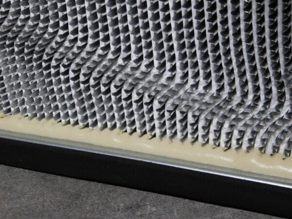 Koch HEPA Air Filter 99.97% Efficiency 24″ H x 24″ W 11-1/2″ D H66A2X1 DAMAGE