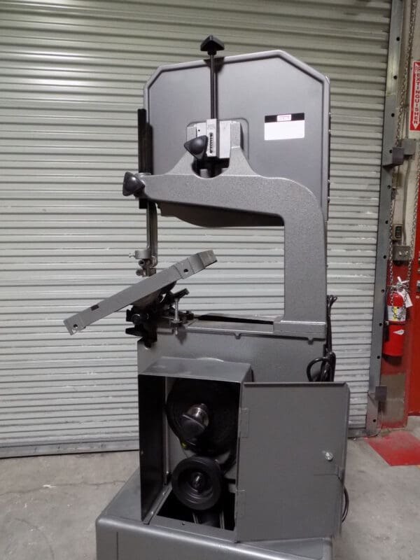 Jet 14 Metal / Wood Vertical Bandsaw 1 HP 115/230v 1 Ph. J-8201K Damaged