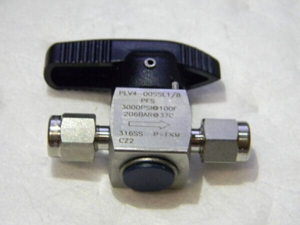 Ham-Let 1/8" Pipe 3,000 psi One Way Instrumentation Plug Valve 3208513