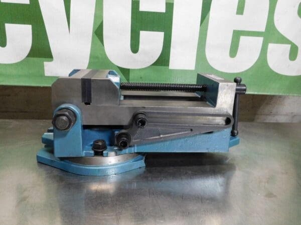 Gibraltar 6″ Manual Angle Swivel Machine Vise 428-72022 DAMAGE