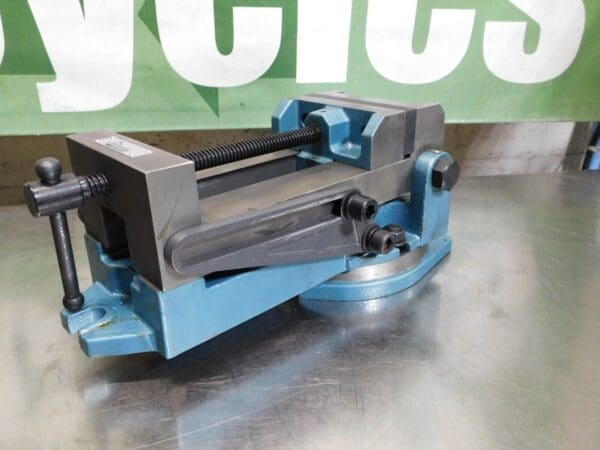 Gibraltar 6″ Manual Angle Swivel Machine Vise 428-72022 DAMAGE