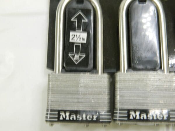 Master Lock 4-Pack 2.078-in Steel Shackle 2-1/2" Same Keyed Padlock 5SSQLJ