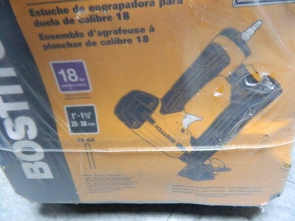 STANLEY BOSTITCH 1-1/2″ Crown, 18 Gauge, 100 Staple Capacity Power Stapler