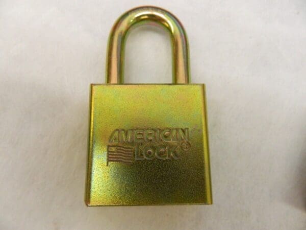 AMERICAN LOCK QTY 2 1-1/8″ Shackle Clearance, Keyed Different Padlock A5200GLN