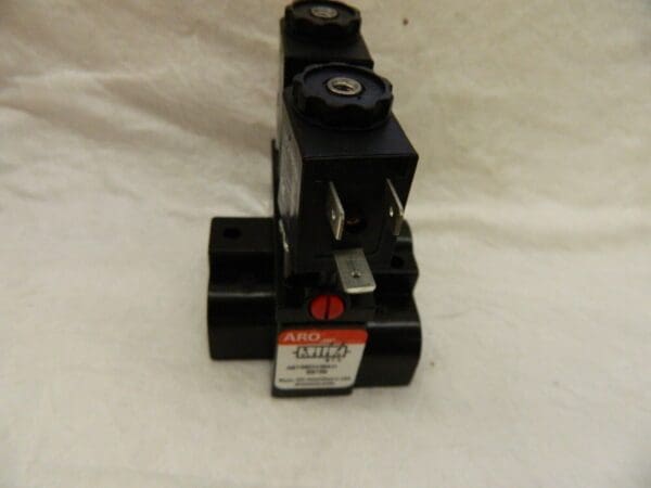 ARO/INGERSOLL-RAND 3/8″x 3/8″ Outlet Body Ported Solenoid Air Valve A213SD-024-D