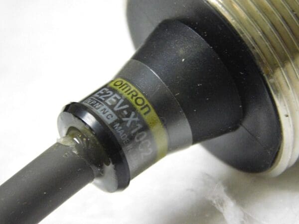 Omron Inductive Proximity Sensors Cylinder Shielded 12-24 VDC Qty 3 E2EV-X10C2