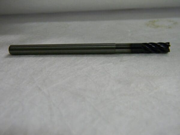 Kennametal 1/4" 5F Solid Carb 0.015" Cor Rad Spiral Fl Cor Rad End Mill 4048742