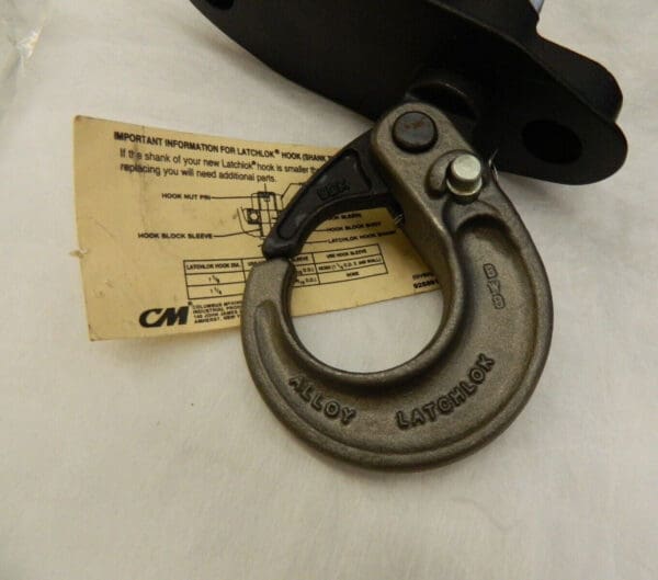 CM 1,000 Lb Capacity, Hoist Swivel Suspension Hook 3662