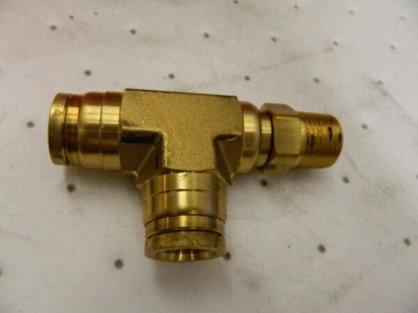 Parker qty10 1/2" Tube Union Tee, 3/8 NPTF, Brass BD-P00077