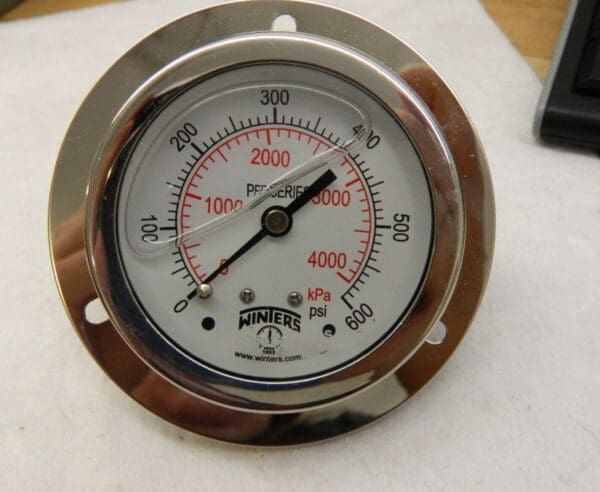 WINTERS Pressure Gauge: 2-1/2″ 0 to 600 psi 1/4″ Thread, NPT PFP928-25FF-SG.