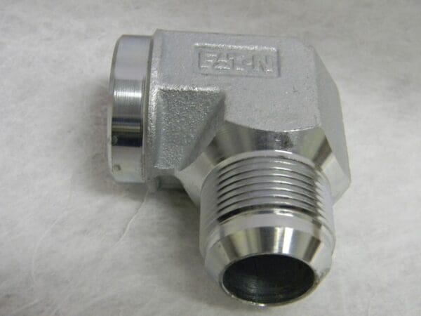 Eaton Weatherhead Flare-Twin Fitting 1" NPT Female x 1" JIC Male QTY 6 C5455X16