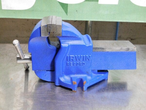 Irwin Bench Vise 4″ Jaw Width 2-3/4" Throat Depth 3