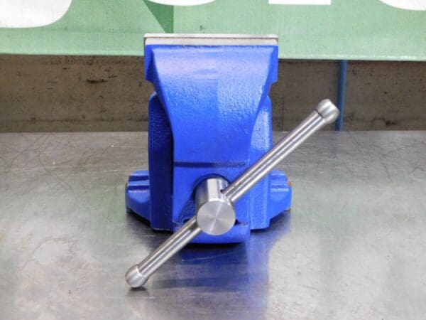 Irwin Bench Vise 4″ Jaw Width 2-3/4" Throat Depth 3