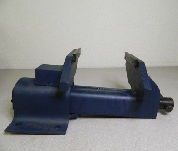 Gibraltar Stationary Bench Vise 6" Jaw Width 6 Jaw Opening Cap 59975367