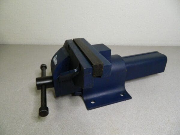 Gibraltar Stationary Bench Vise 6" Jaw Width 6 Jaw Opening Cap 59975367