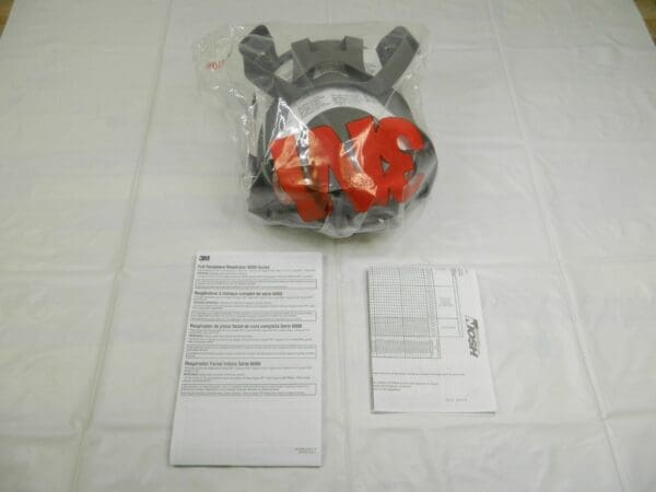 3M Full Face Respirator Silicone, Bayonet, Medium, PAPR & SAP Compatible 6800