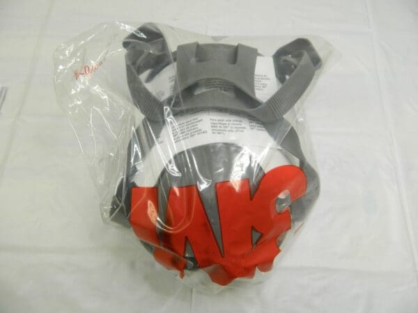 3M Full Face Respirator Silicone, Bayonet, Medium, PAPR & SAP Compatible 6800