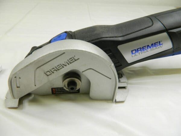 Dremel Ultra-Saw 7.5 AMP Corded Brushless Compact Circular Saw US40-04 TOOL ONLY