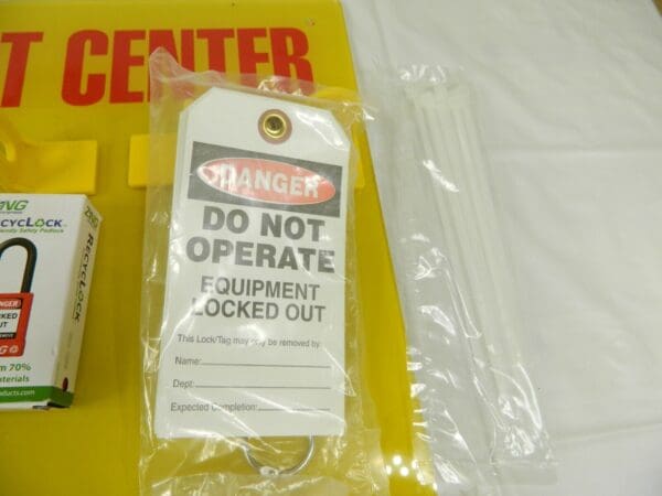 SkillCraft Equipped Lockout Device & Tag Station 8 Padlocks Max 42323261