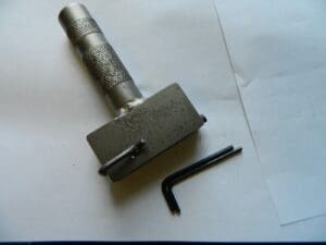 C.H. HANSON 1/4 "Character,Hand Model Holder 27608