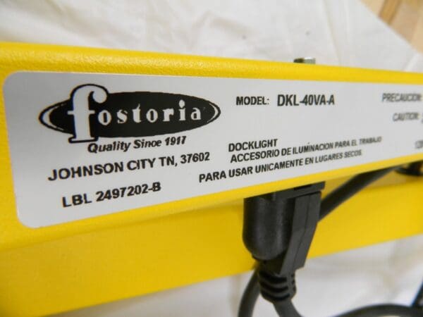 FOSTORIA Task Light: Incandescent, 40″ Reach, Pivot Arm, Bracket DKL-40VA-A