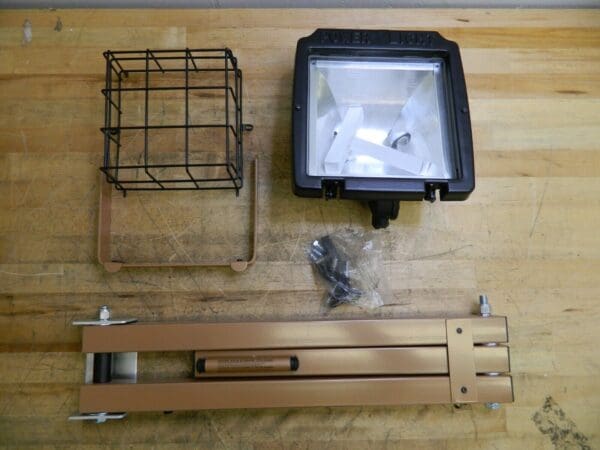 Southwire Halogen Brown Dock Light Articulated Wall Mounted L41HDSW