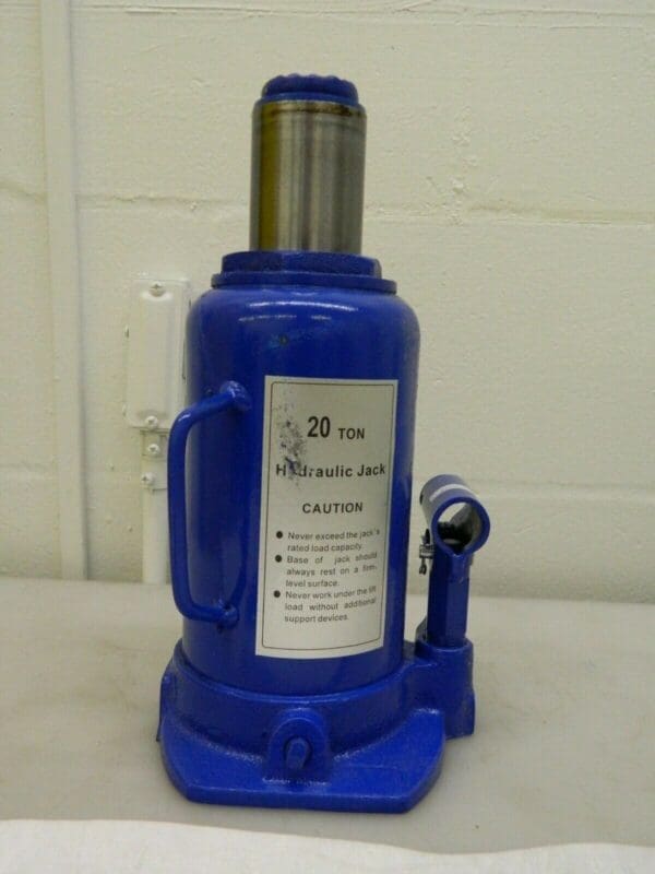 WorkSmart Side Pump Bottle Jack 20 Ton Load Cap. WS-MH-JACK1-110