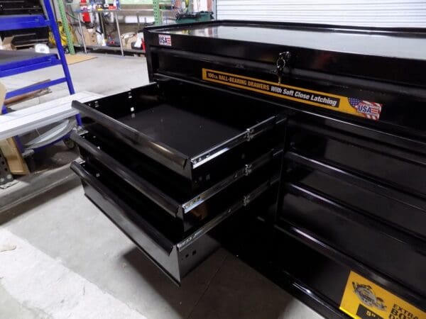 Dewalt Steel Tool Box Storage Cabinet 9 Drawer 40 x 52 x 18 DWST25292 Damaged