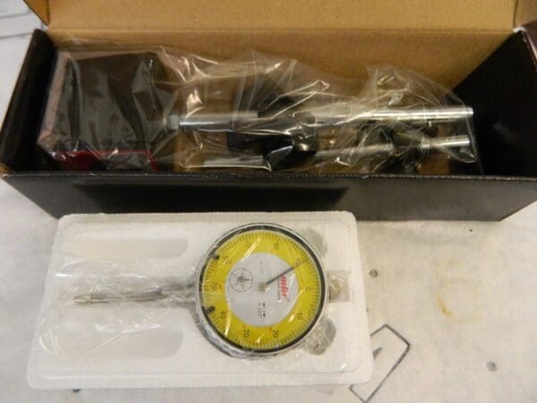 Dial Indicator & Base Kit: 0-100 Dial Reading ECO IND W/BASE