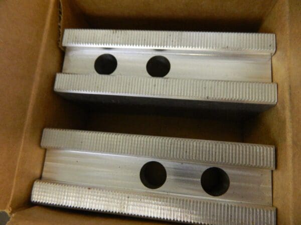 ABBOTT WORKHOLDING PRODUCTS 2 pc Soft Lathe Chuck Jaw: Serrated KTT10ASQ