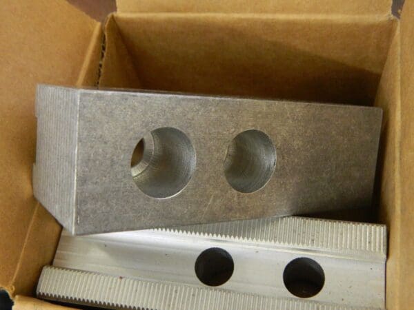 ABBOTT WORKHOLDING PRODUCTS 2 pc Soft Lathe Chuck Jaw: Serrated KTT10ASQ