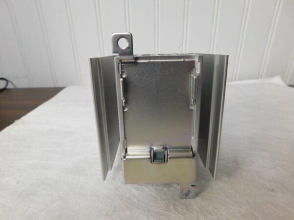 Omron Standard Relay Heat Sink For Use with G3NE-220 Y92B-N100